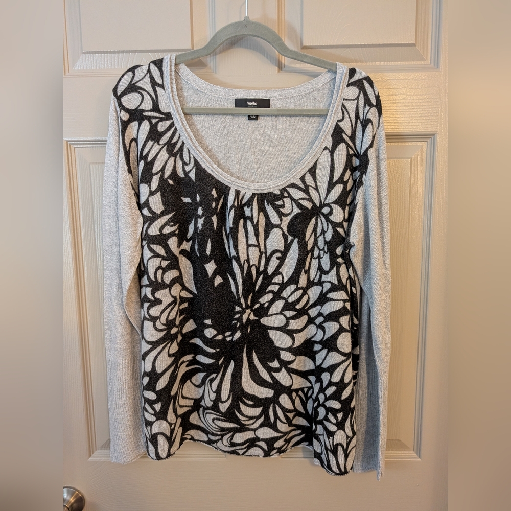 5 for $20 / Mossimo Supply Co Black and White Lightweight Sweater